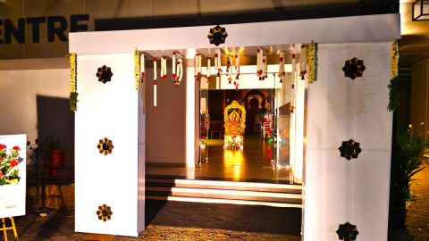 traditional hindu wedding stage decor