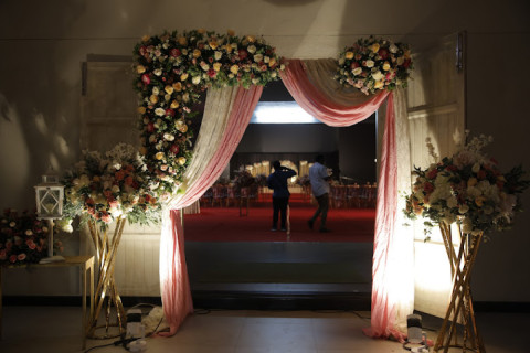 ENTRANCE DECOR